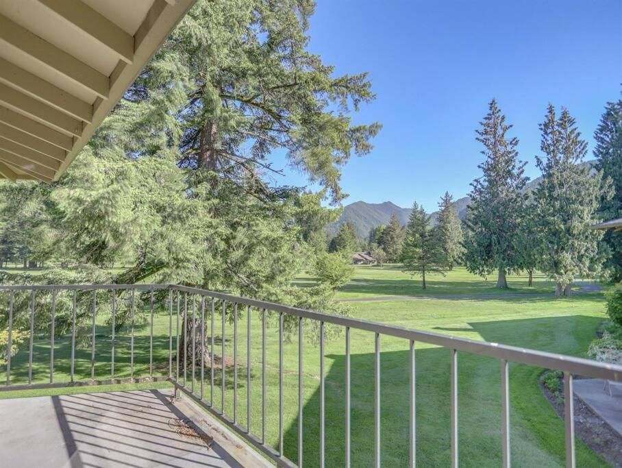 Ski-Mount Hood Charm-Welches,Golf And Ski Resort Condo,W&D, Wifi,Near Woods,Hiking,Fishing Mount Hood Village Luaran gambar
