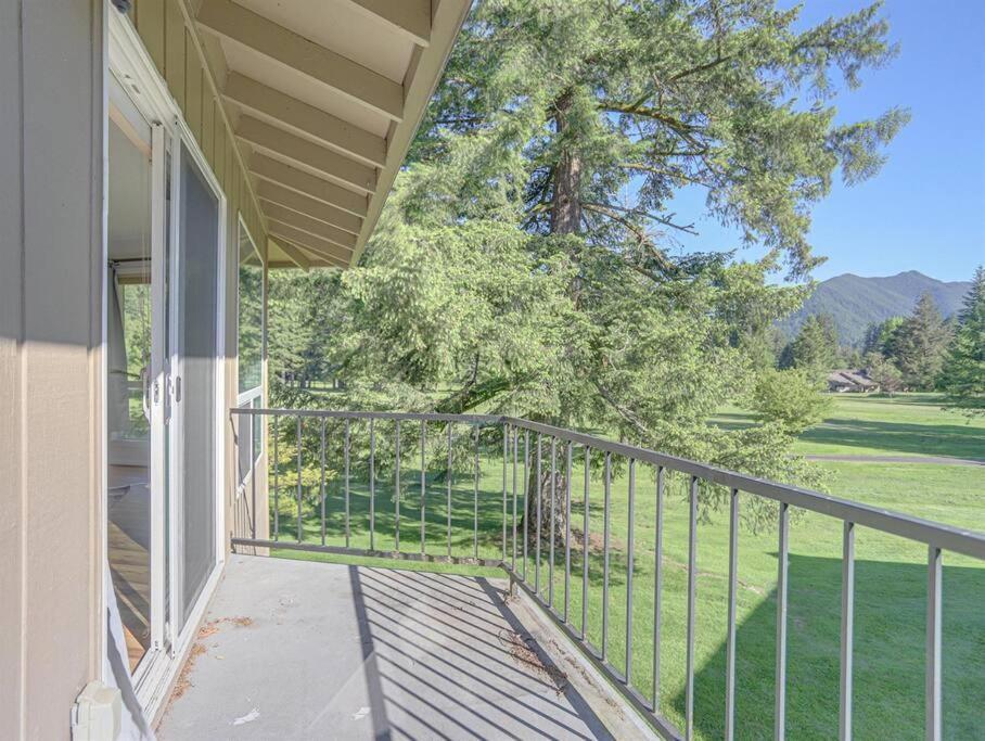 Ski-Mount Hood Charm-Welches,Golf And Ski Resort Condo,W&D, Wifi,Near Woods,Hiking,Fishing Mount Hood Village Luaran gambar