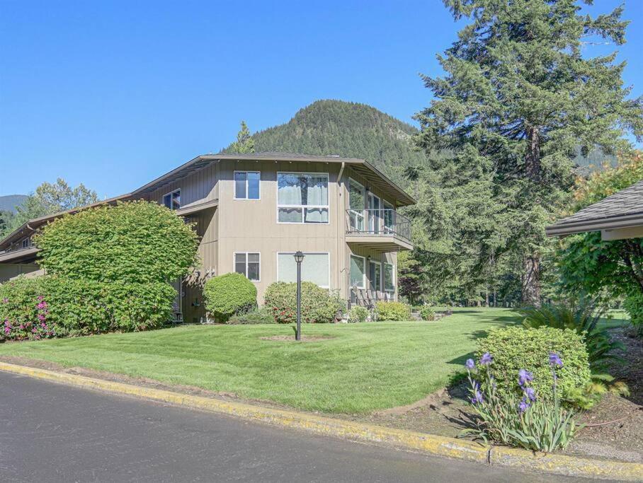 Ski-Mount Hood Charm-Welches,Golf And Ski Resort Condo,W&D, Wifi,Near Woods,Hiking,Fishing Mount Hood Village Luaran gambar